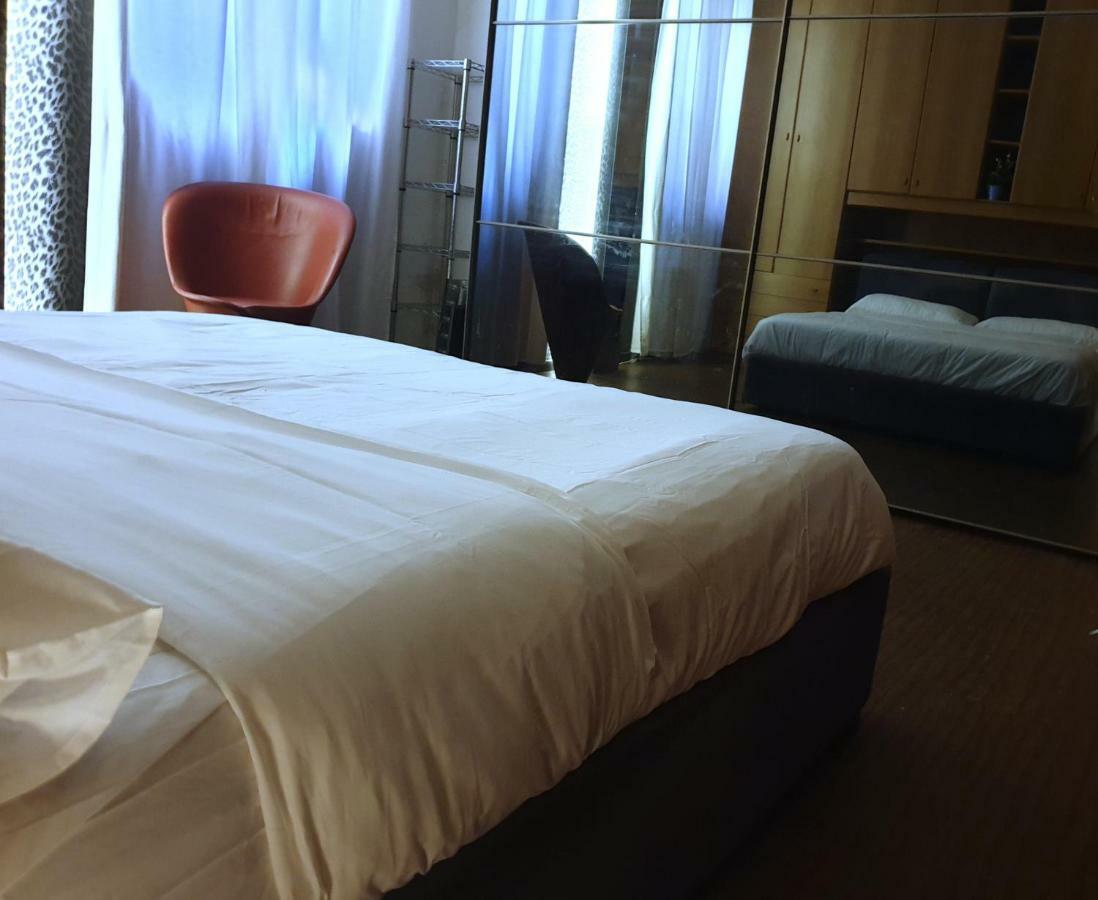 5Min Walk From Duomo! Apartment 100M2 มิลาน ภายนอก รูปภาพ